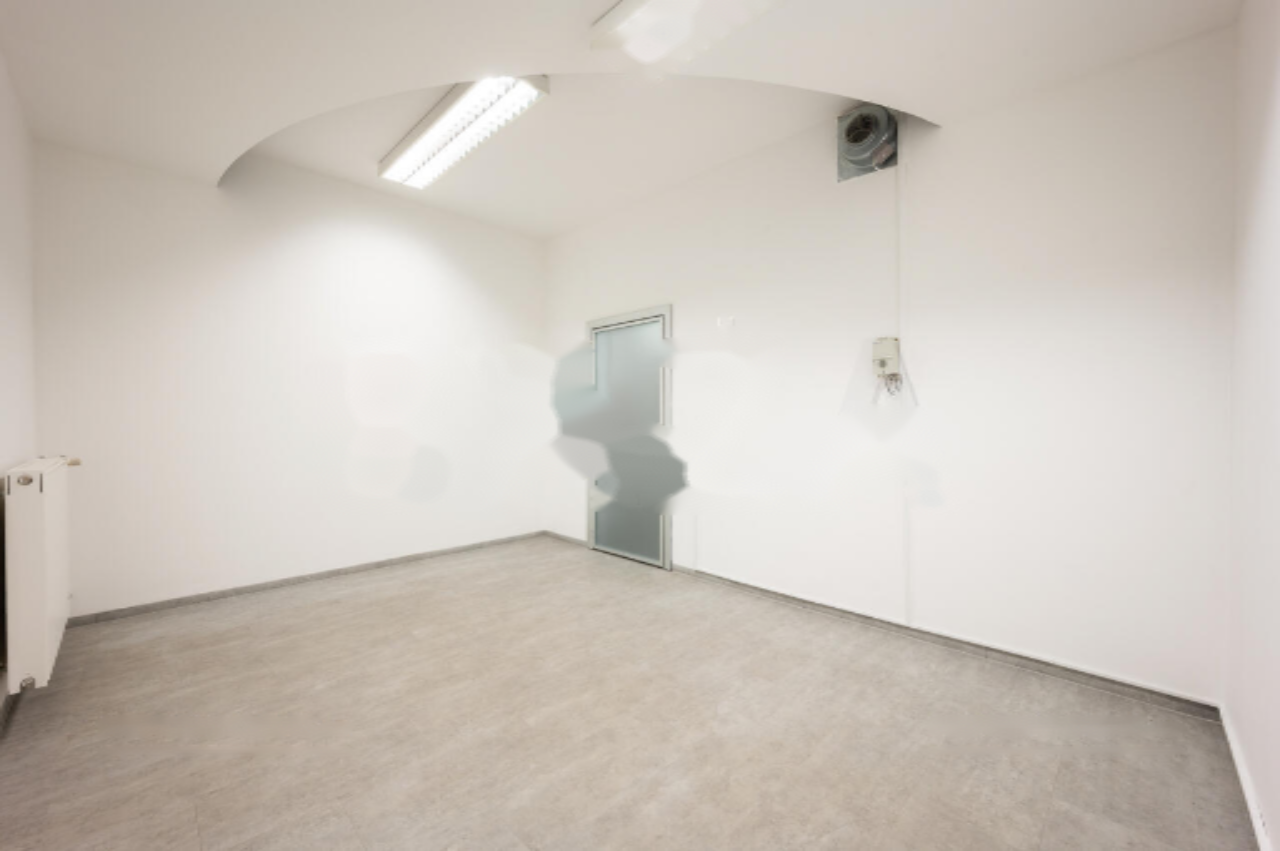 Oficina en Liubliana, Eslovenia, 141 m² - imagen 11