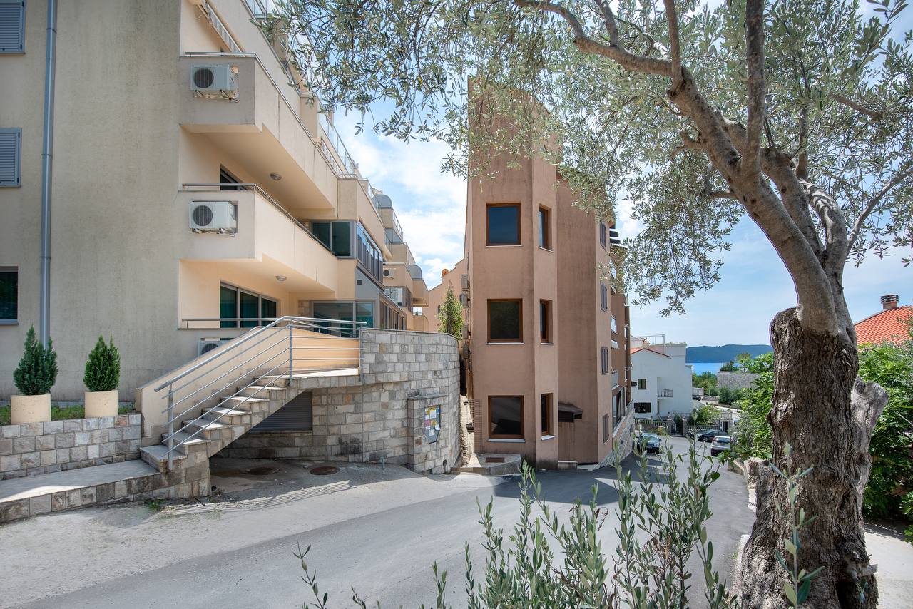 Flat in Budva, Montenegro, 85 m² - picture 8