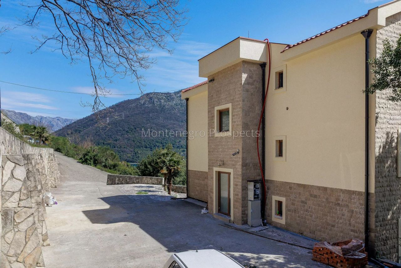 Appartamento a Kamenari, Montenegro, 59 m² - foto 10