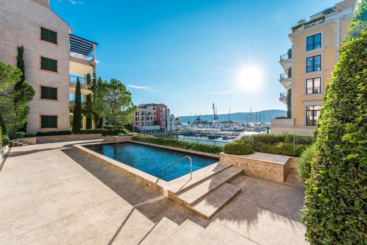 Piso en Tivat, Montenegro, 152 m² - imagen 14