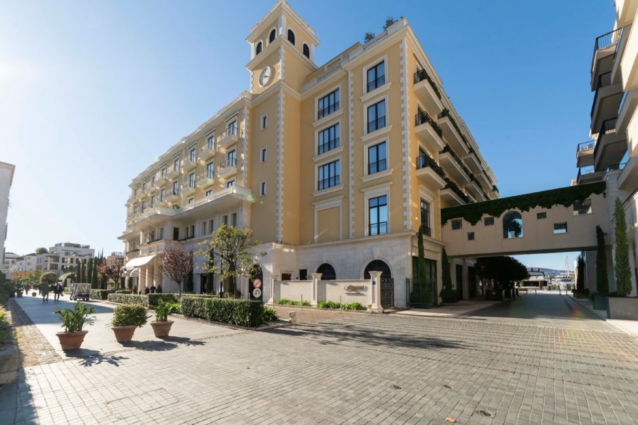 Appartamento a Tivat, Montenegro, 140 m² - foto 3