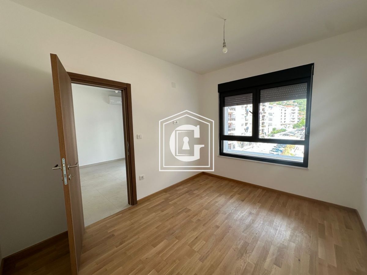 Apartment in Budva, Montenegro, 36 m² - picture 1