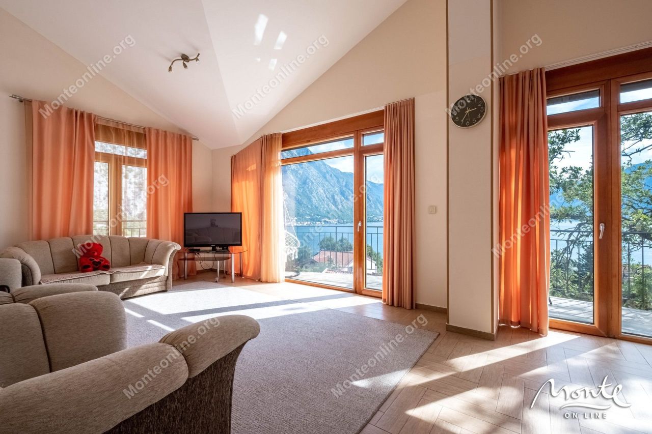 Apartment in Orahovac, Montenegro, 87 m² - picture 2