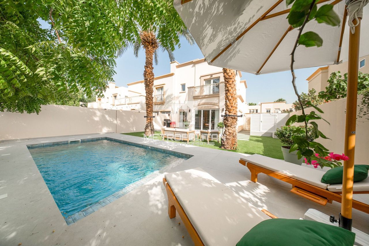 Townhouse a Dubai, EAU, 260 m² - foto 1