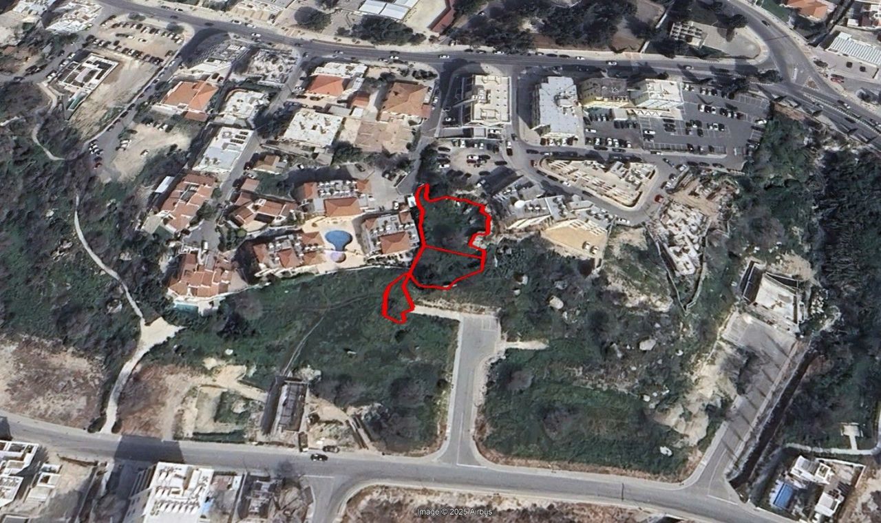 Terrain à Paphos, Chypre, 1 021 m² - image 1