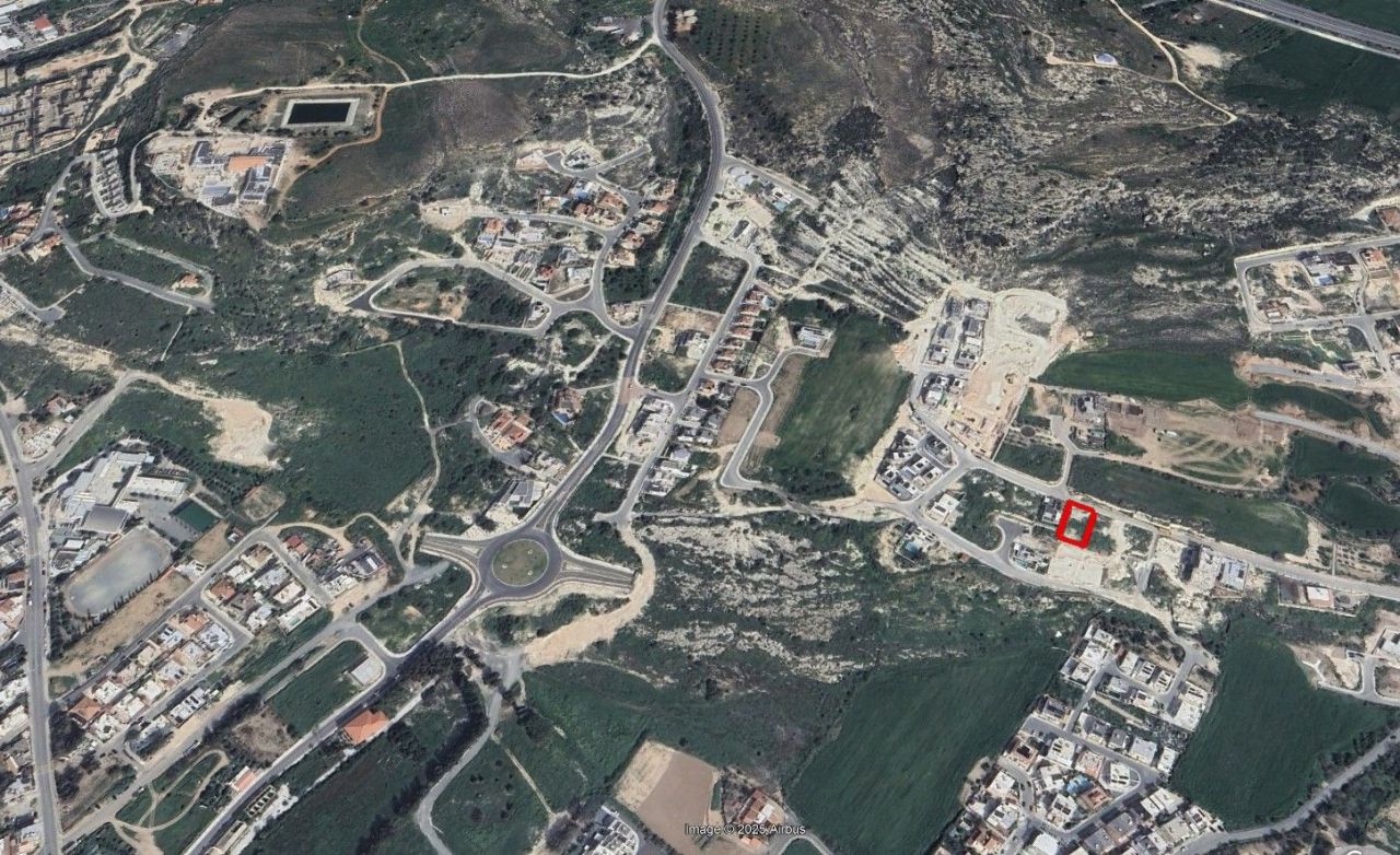 Land in Paphos, Cyprus, 634 m² - picture 2