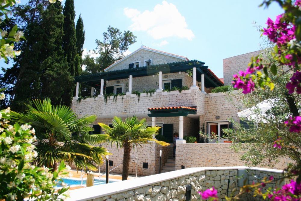 Villa on Brac, Croatia, 514 m² - picture 15