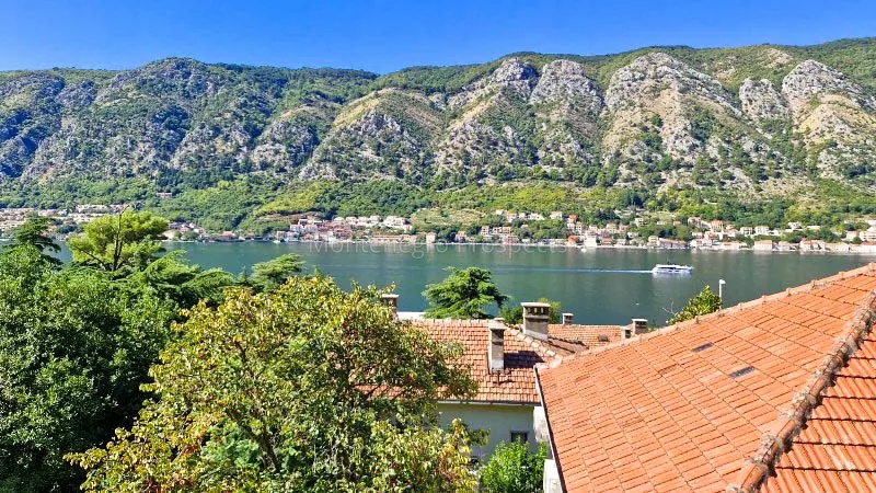 Piso en Dobrota, Montenegro, 108 m² - imagen 2