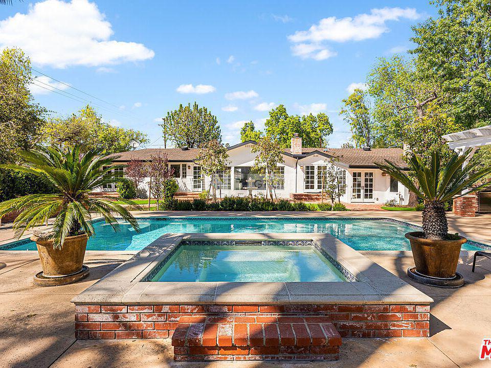 Casa en Los Ángeles, Estados Unidos, 252 m² - imagen 1
