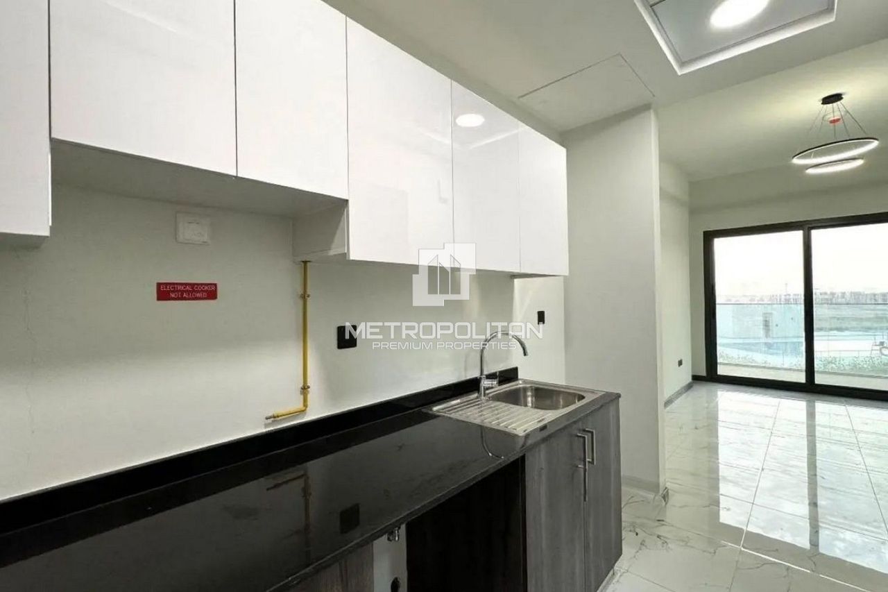 Apartment in Dubai, UAE, 33 m² - picture 3