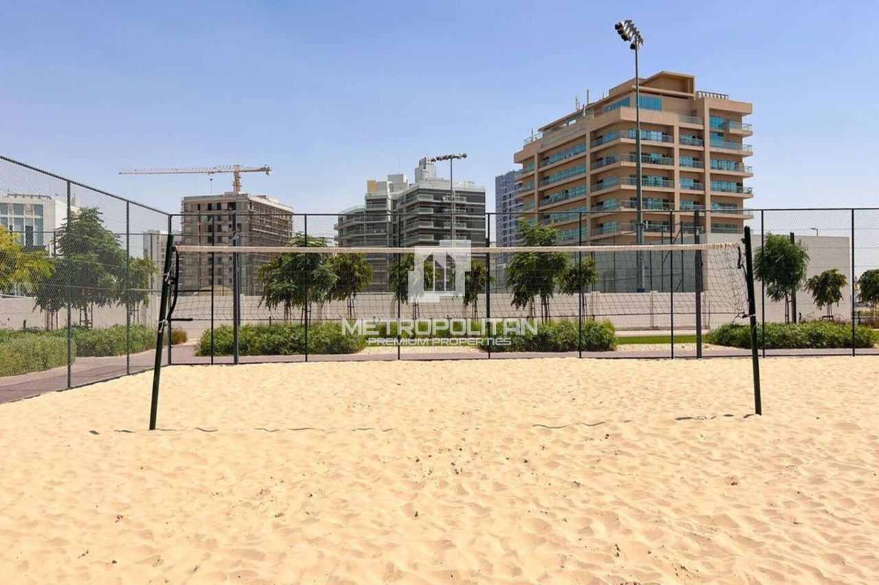 Apartment in Dubai, UAE, 33 m² - picture 8