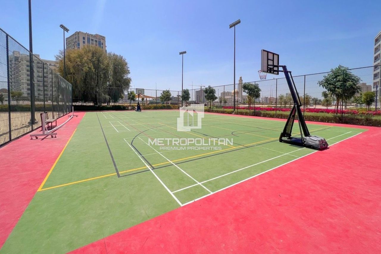 Apartment in Dubai, UAE, 33 m² - picture 10