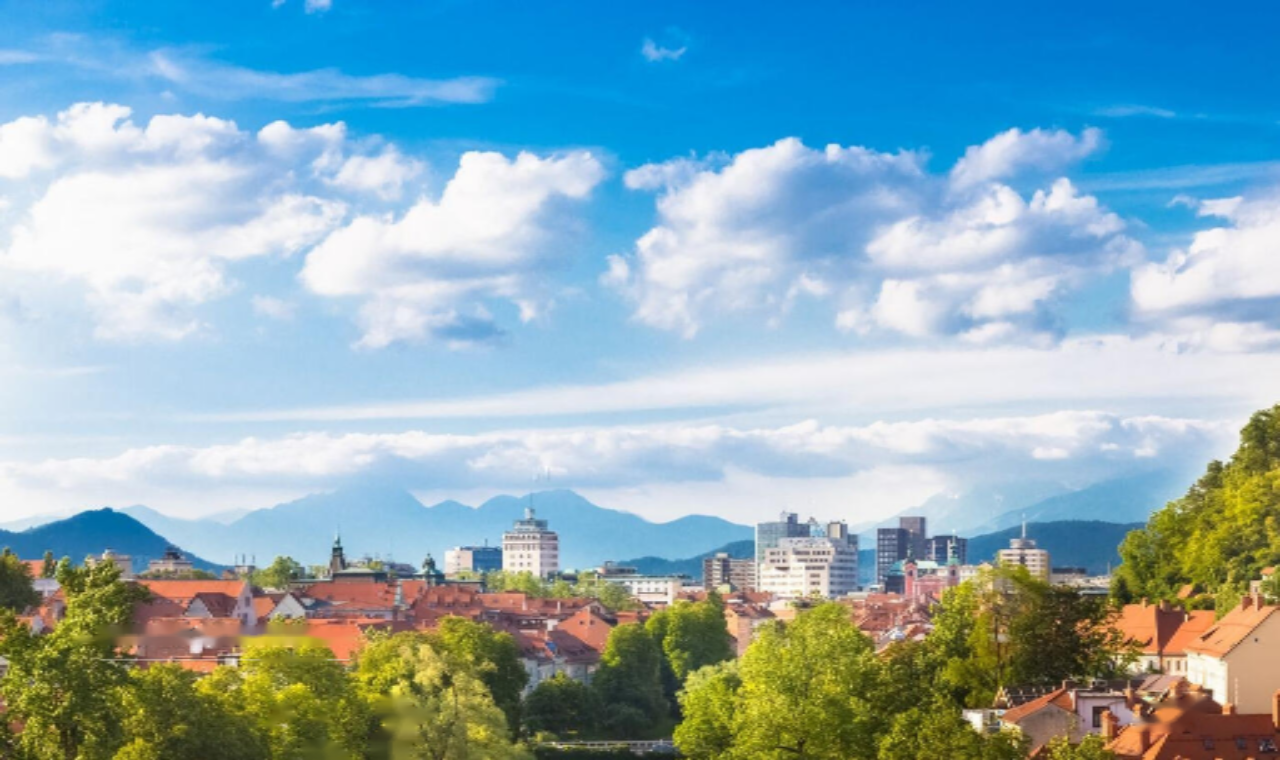 Oficina en Liubliana, Eslovenia, 602 m² - imagen 1