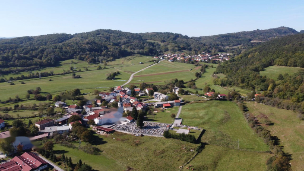 Farm in Pivka, Slovenia, 3 000 m² - picture 3