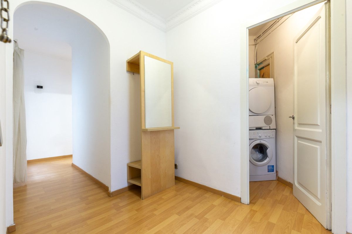 Flat in Barcelona, Spain, 86 m² - picture 4