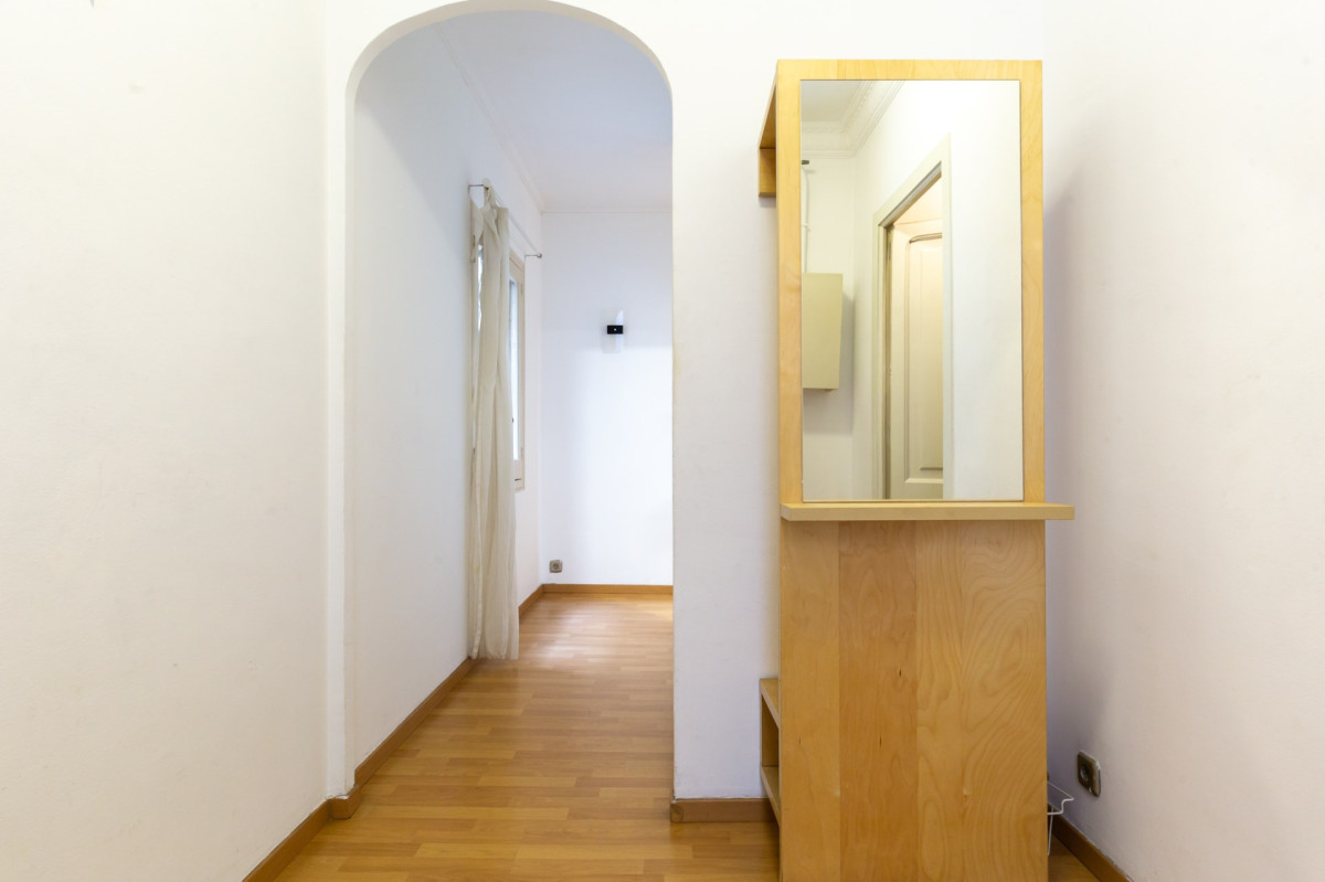 Flat in Barcelona, Spain, 86 m² - picture 6