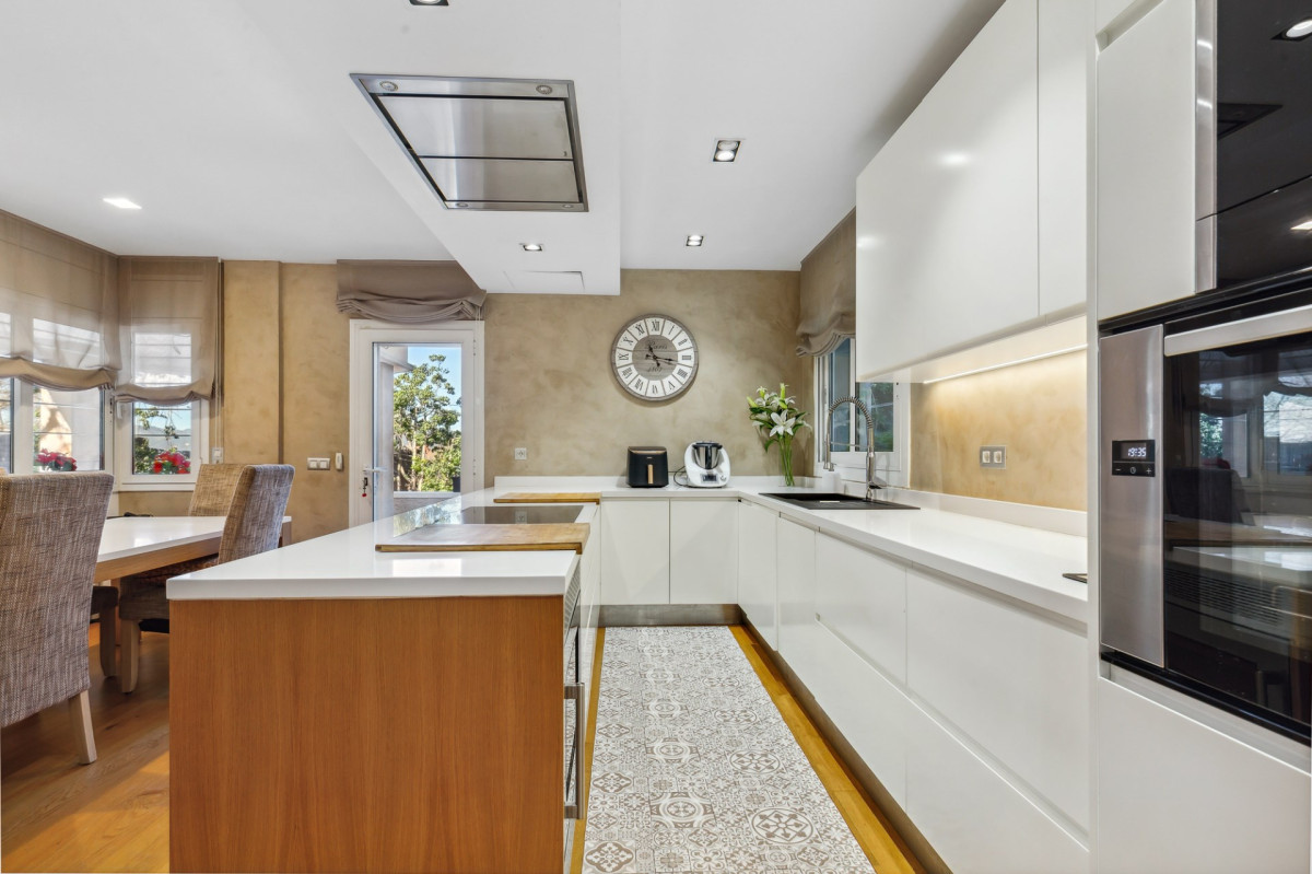 House in Barcelona, Spain, 395 m² - picture 7