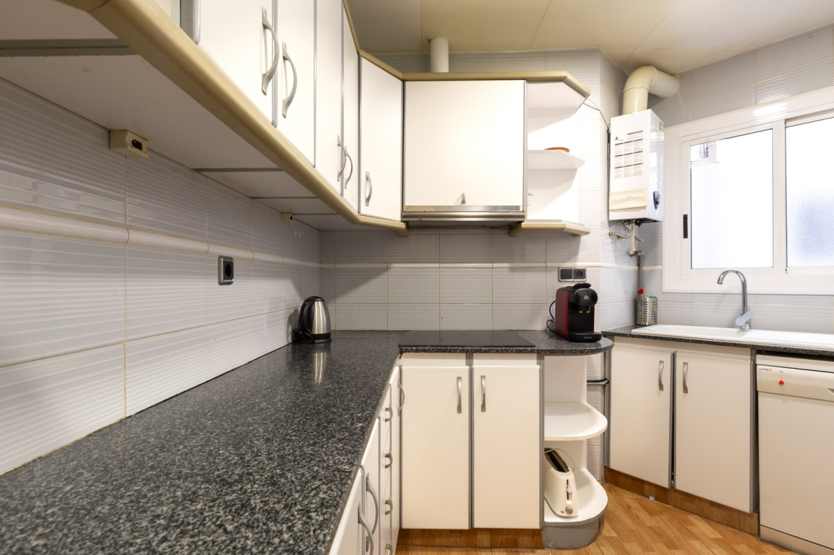 Flat in Barcelona, Spain, 86 m² - picture 9