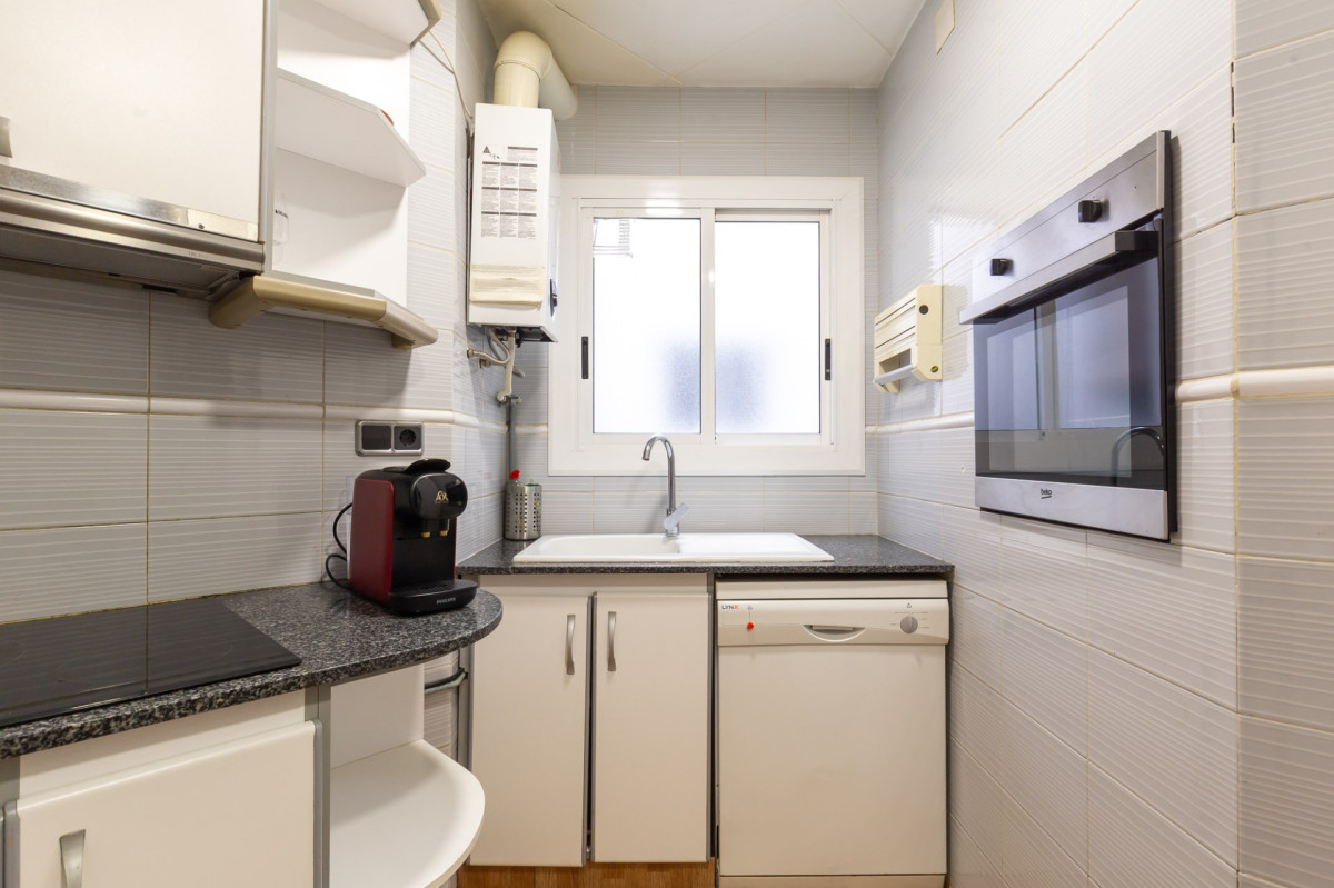 Flat in Barcelona, Spain, 86 m² - picture 10