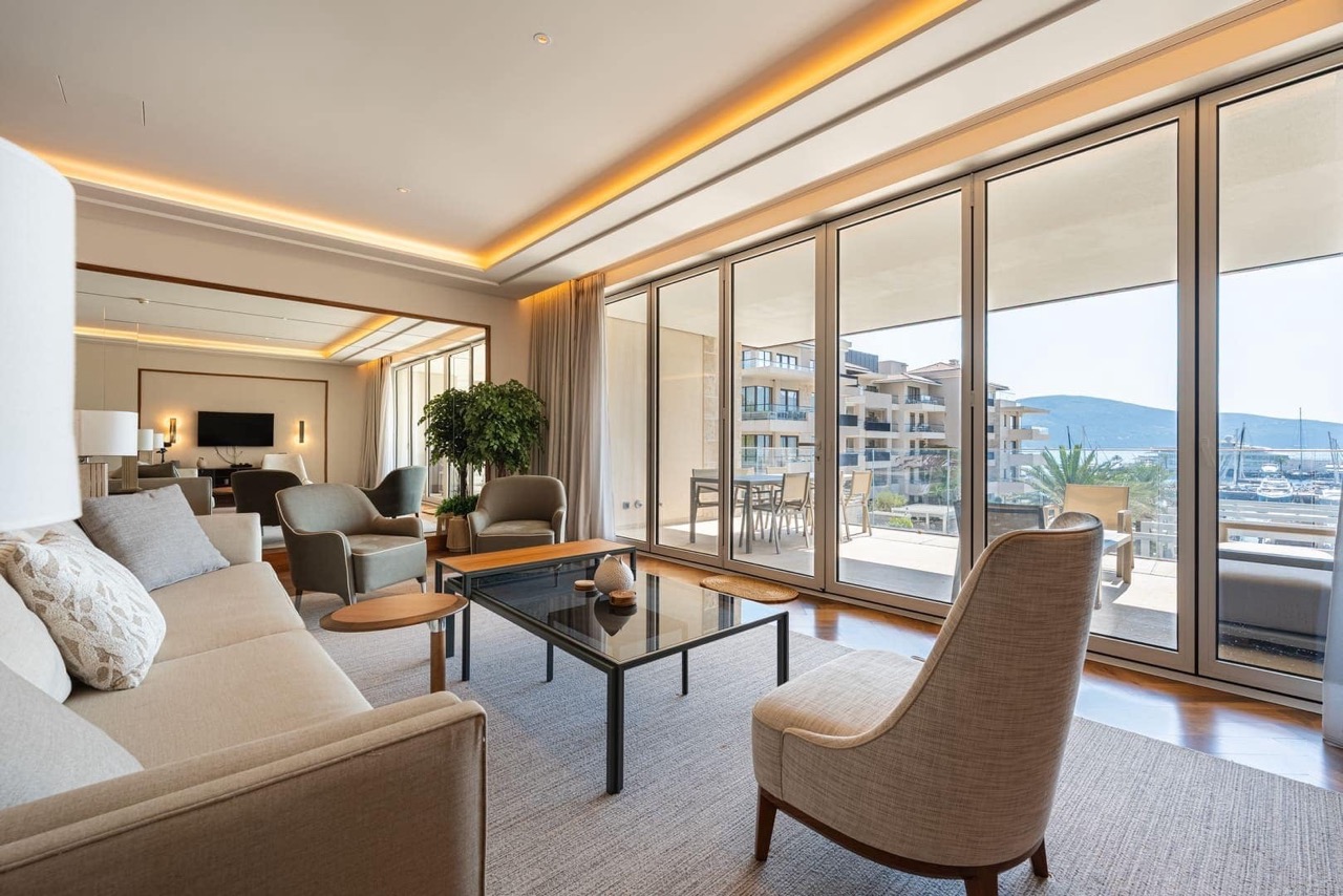 Piso en Tivat, Montenegro, 175 m² - imagen 7