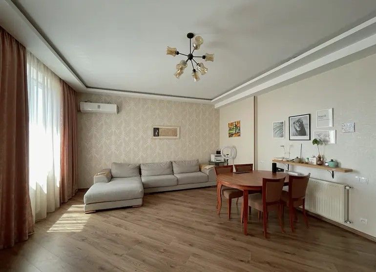 Appartement à Tbilissi, Géorgie, 114.8 m² - image 1