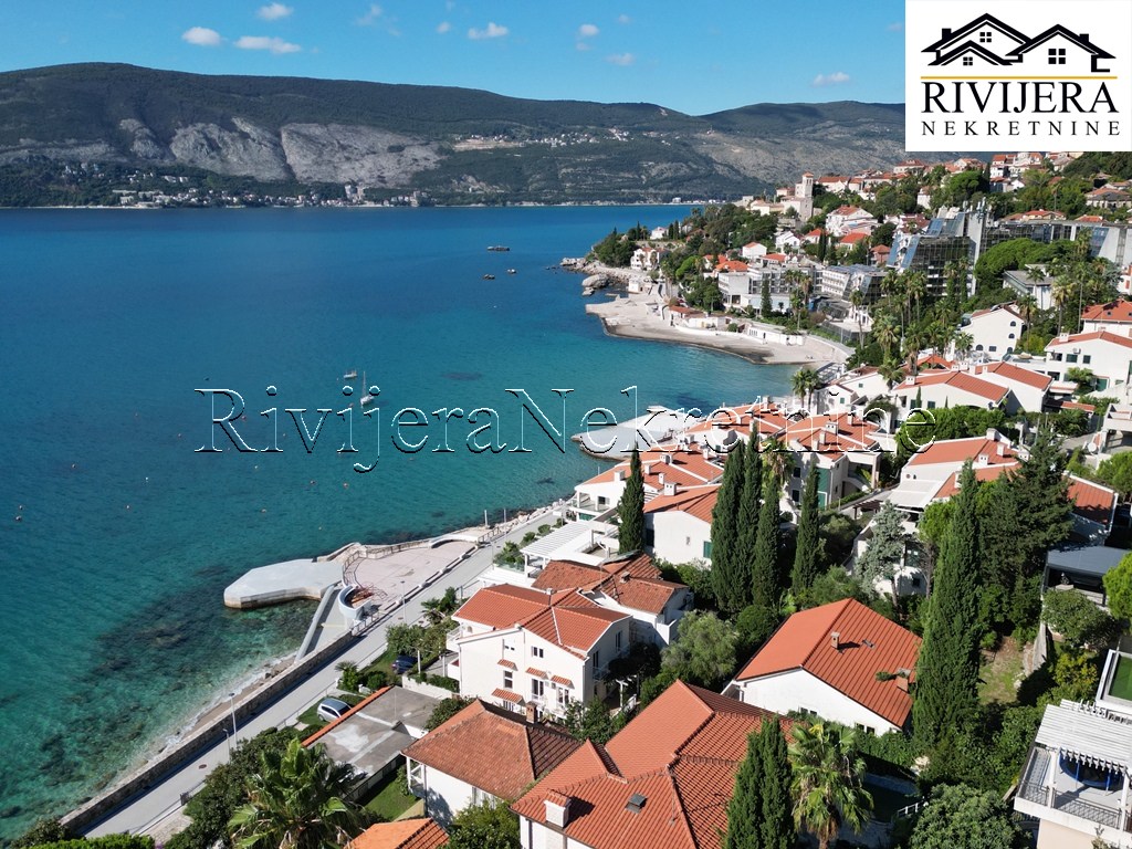 Casa en Herceg-Novi, Montenegro, 141 m² - imagen 4