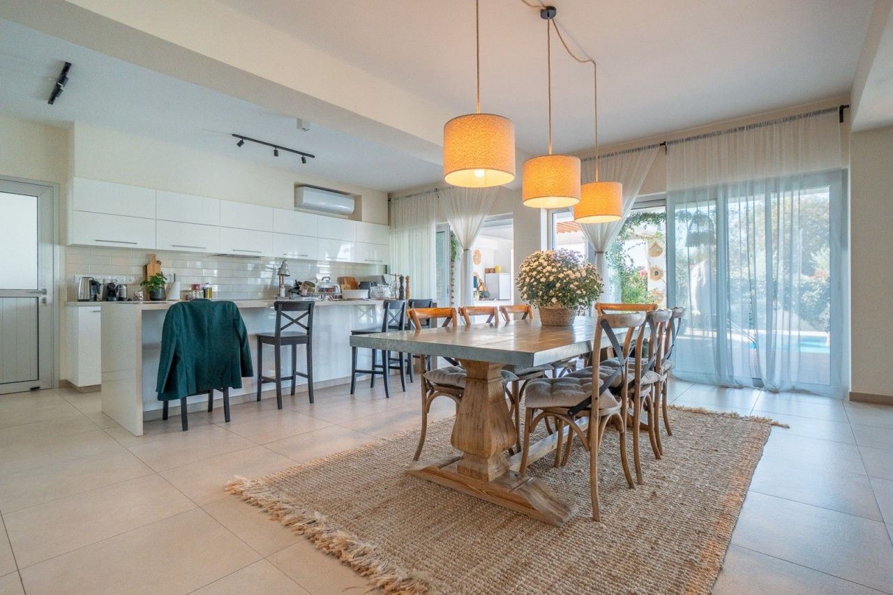 Villa in Paphos, Cyprus, 329 m² - picture 7