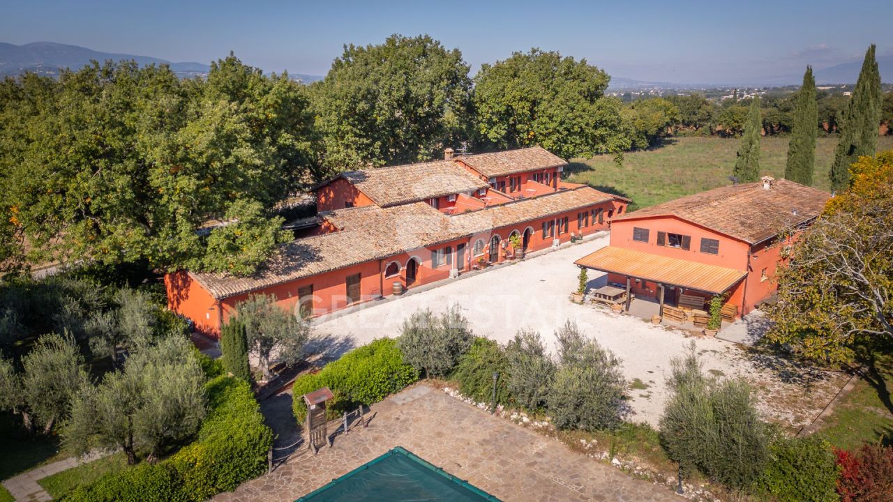 Hotel in Spoleto, Italien, 759.2 m² - Foto 1