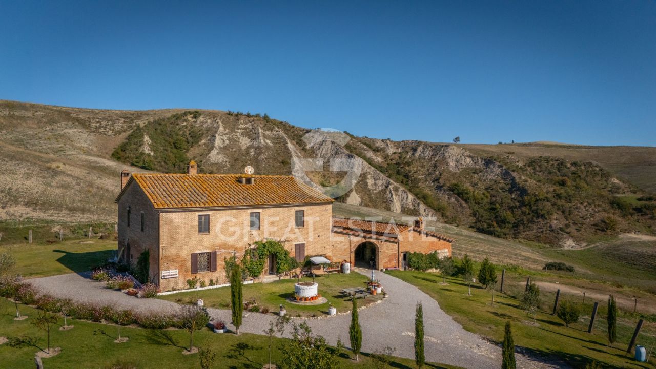 Casa en Asciano, Italia, 734.55 m² - imagen 1