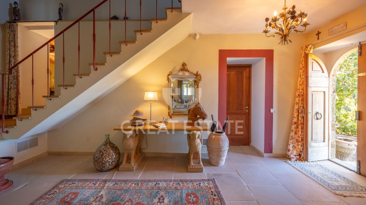 House in Castiglion Fiorentino, Italy, 413 m² - picture 13