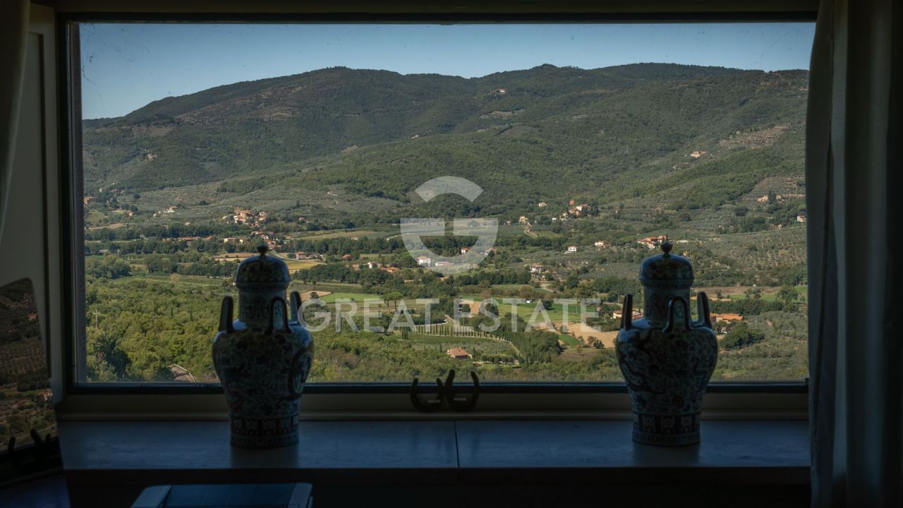 House in Castiglion Fiorentino, Italy, 413 m² - picture 18