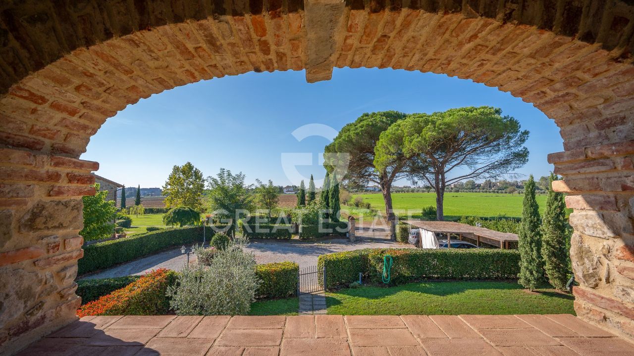 House in Cortona, Italy, 411 m² - picture 18