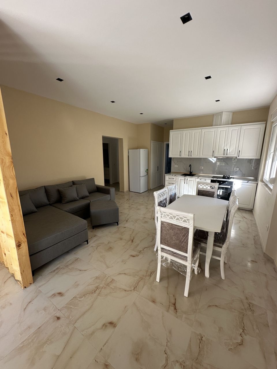 Piso en Durres, Albania, 122 m² - imagen 1