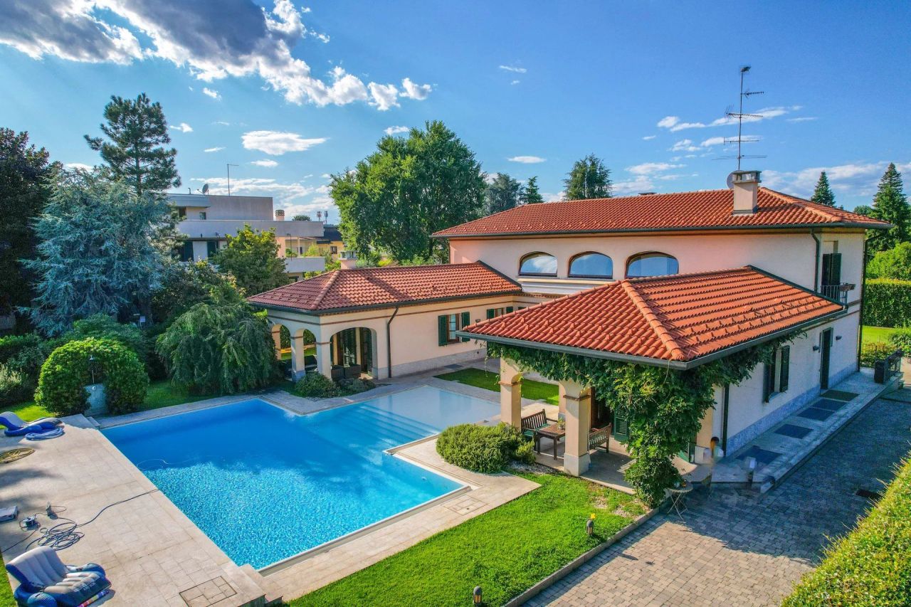 Villa in Gallarate, Italy, 550 m² - picture 3