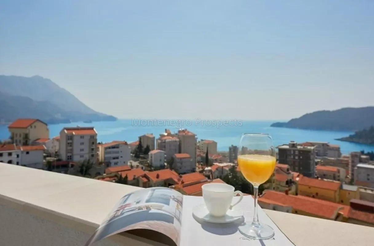 Hôtel à Becici, Monténégro, 1 589 m² - image 1