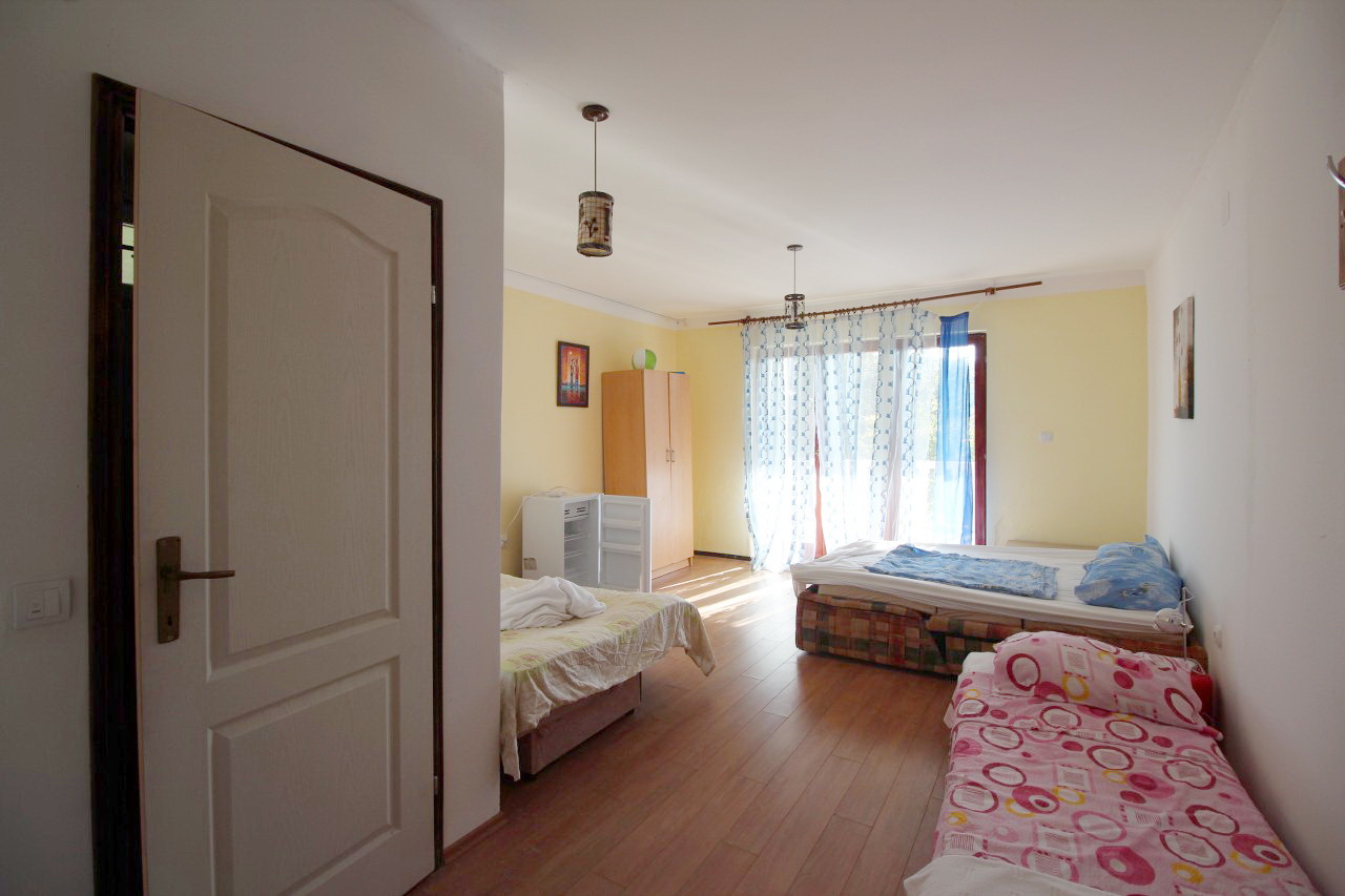 Hotel in Kruče, Montenegro, 381 m² - picture 1