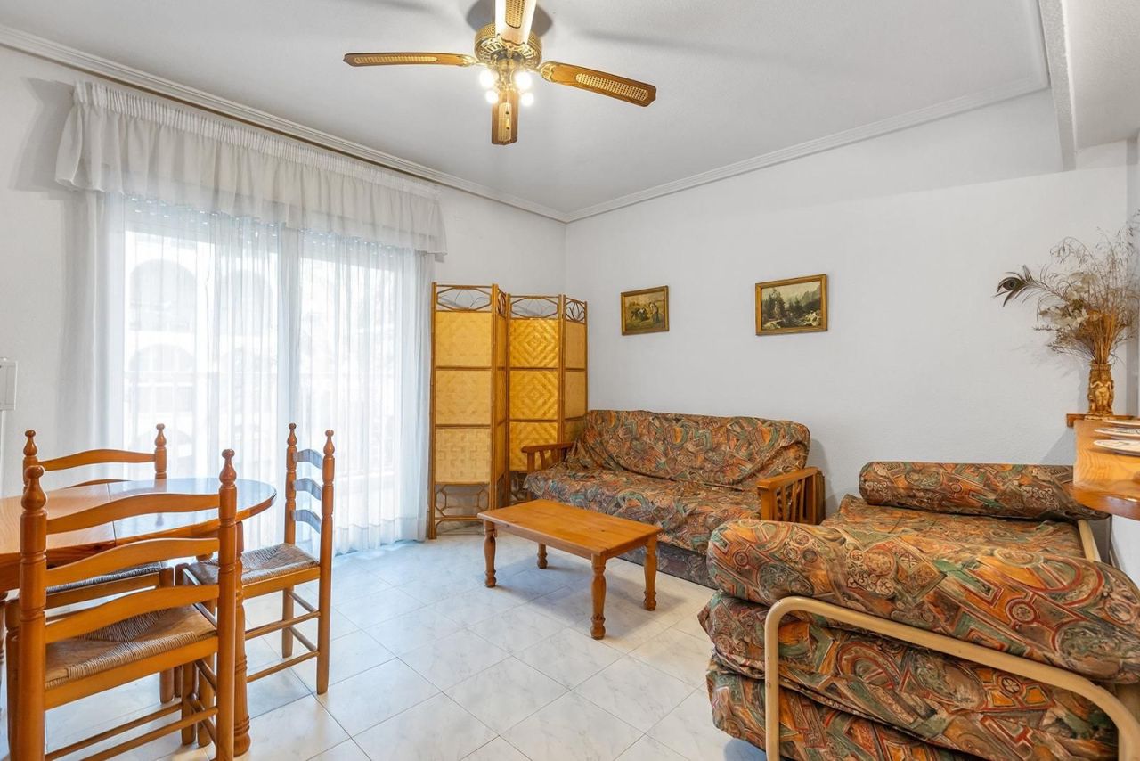 Piso en Torrevieja, España, 60 m² - imagen 2