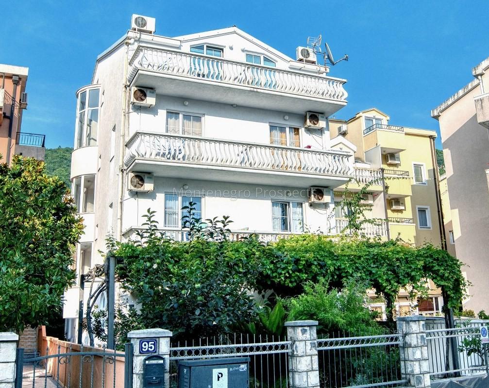 Hotel in Budva, Montenegro, 695 m² - picture 1