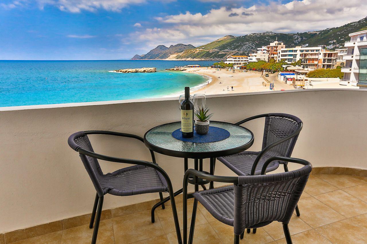 Hotel in Dobra Voda, Montenegro, 635 m² - picture 1