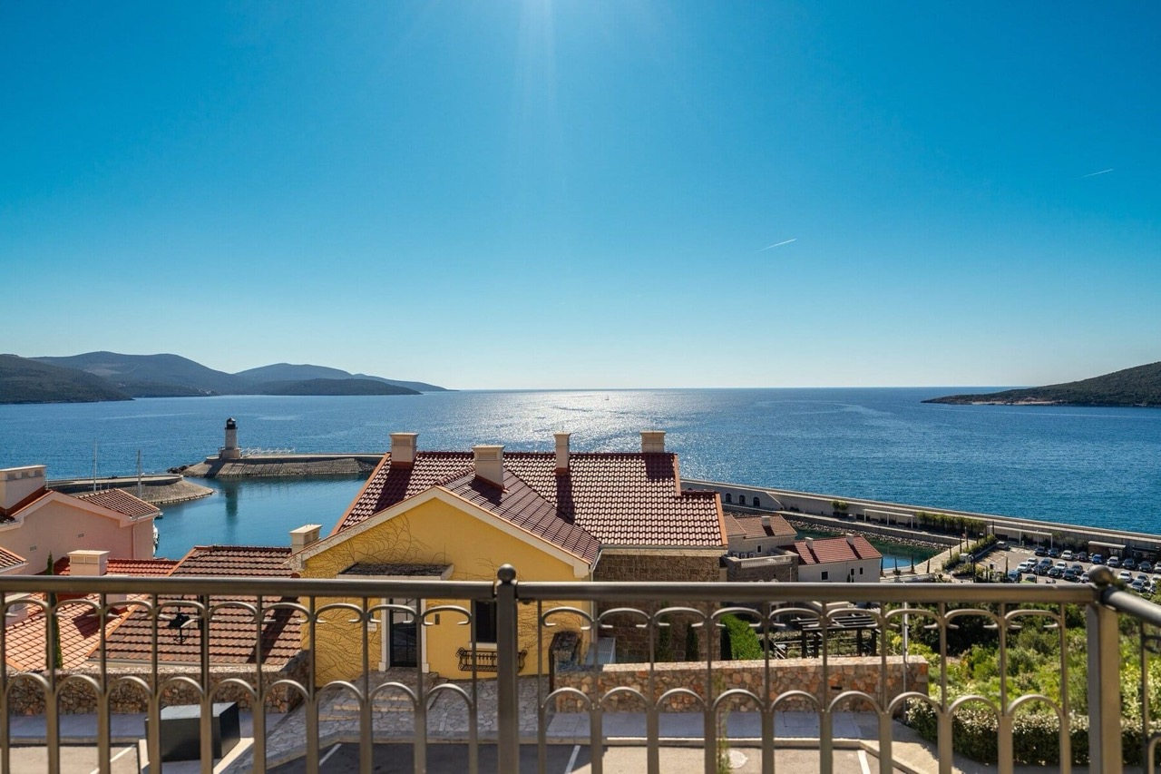 Villa sulla penisola di Luštica, Montenegro, 130 m² - foto 11