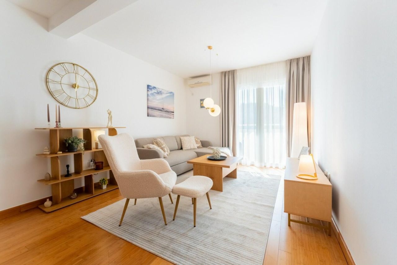 Piso en Przno, Montenegro, 68 m² - imagen 1