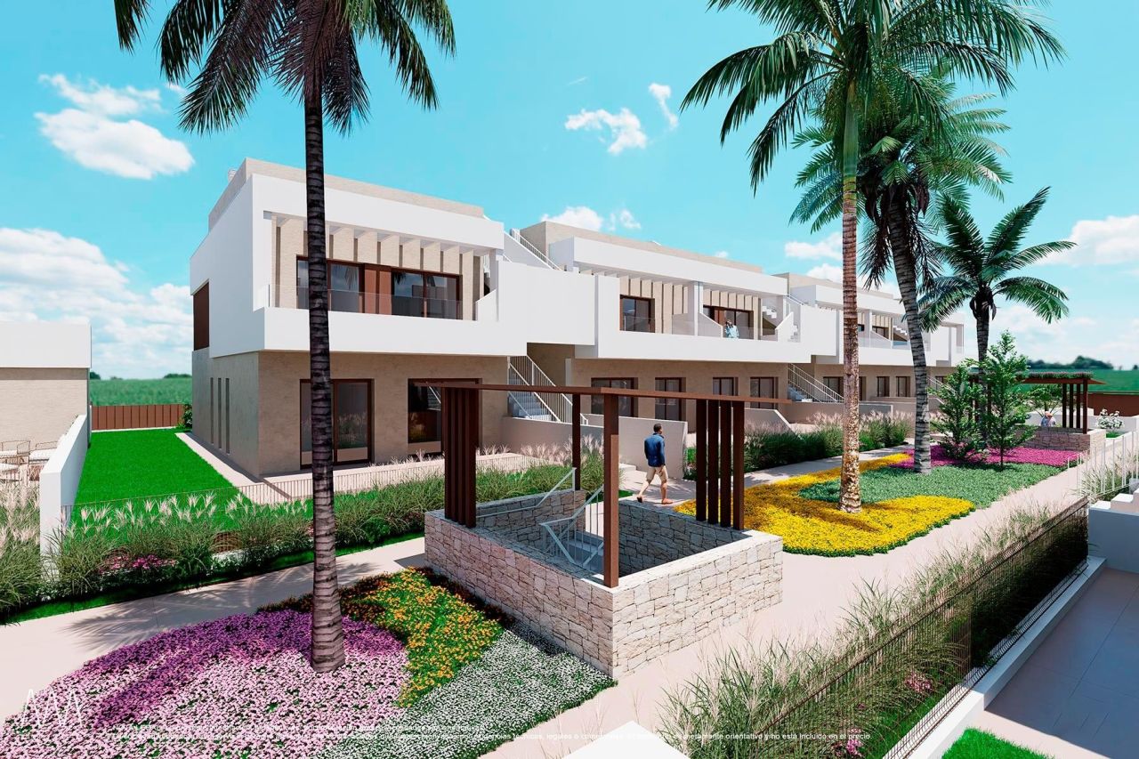 Bungalow in Los Alcazares, Spain, 101 m² - picture 1