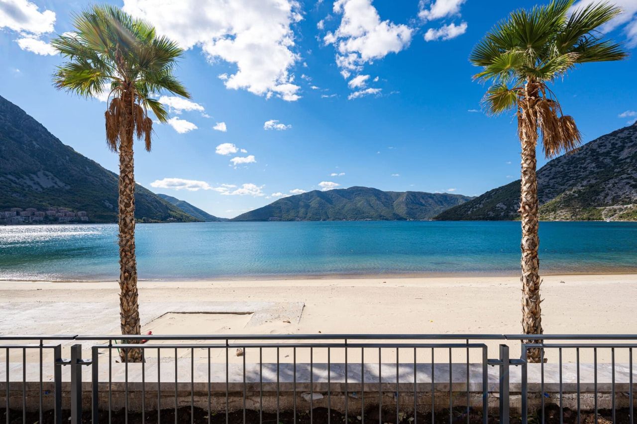 Apartamento en Risan, Montenegro, 116 m² - imagen 1