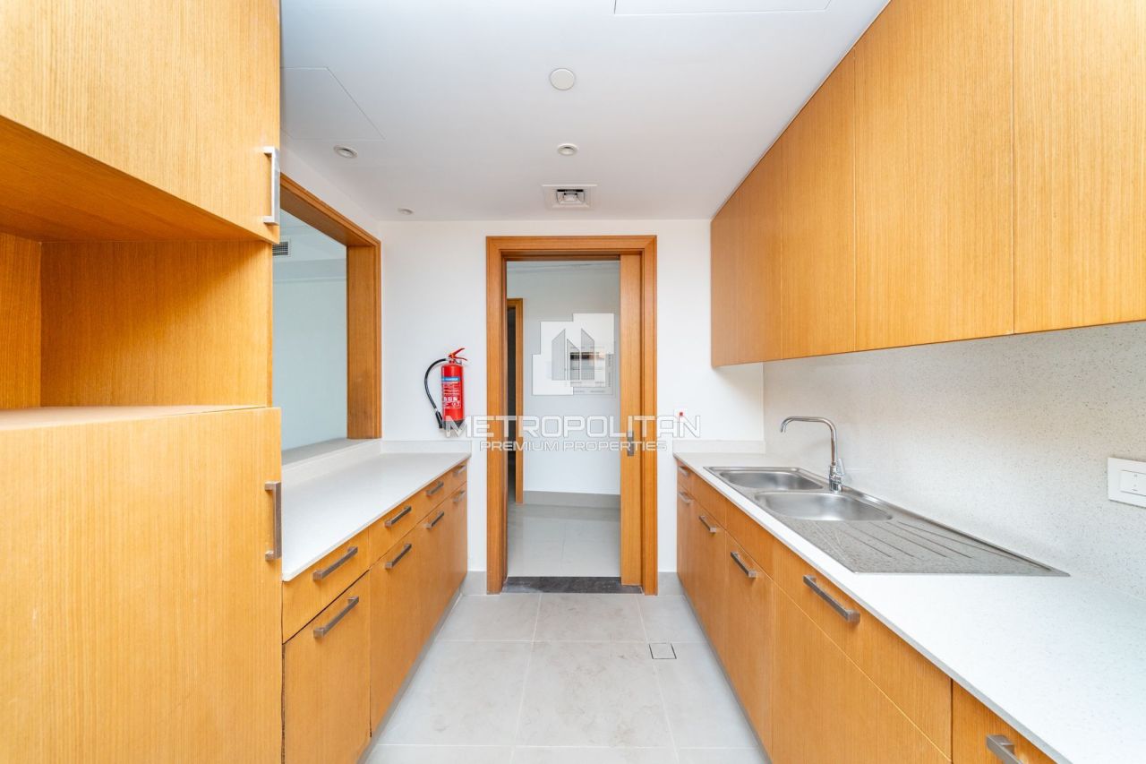 Apartment in Dubai, UAE, 190 m² - picture 7