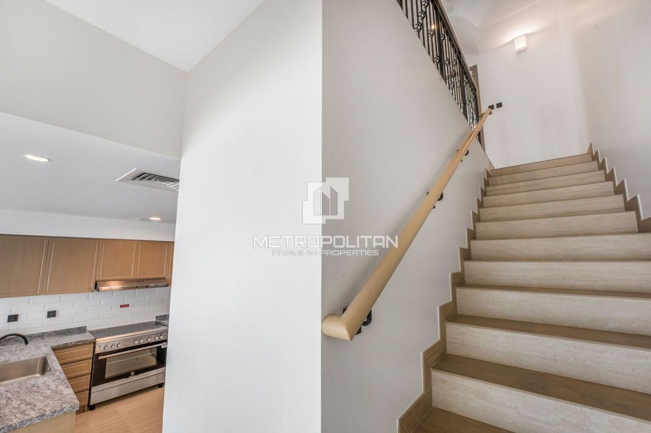 Townhouse a Dubai, EAU, 302 m² - foto 12