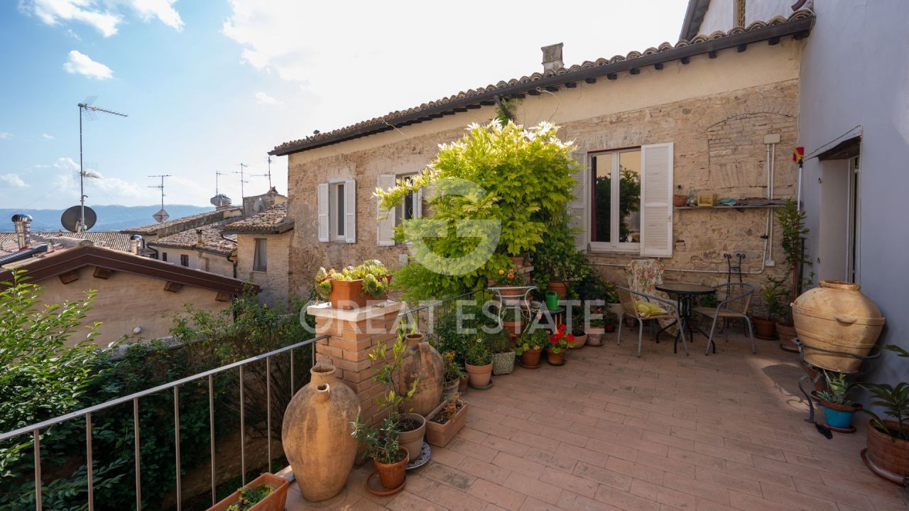 Apartment in Montefalco, Italy, 187.8 m² - picture 4