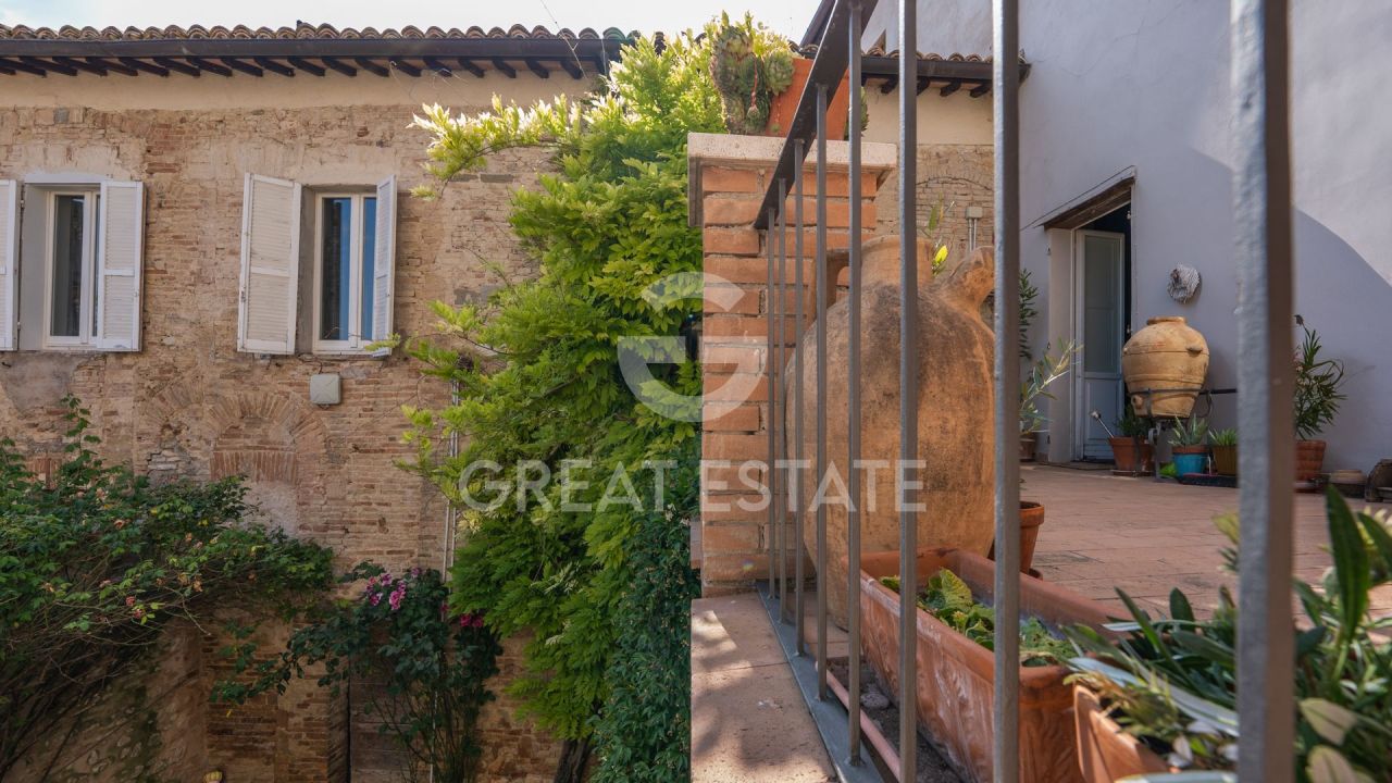 Apartment in Montefalco, Italy, 187.8 m² - picture 5