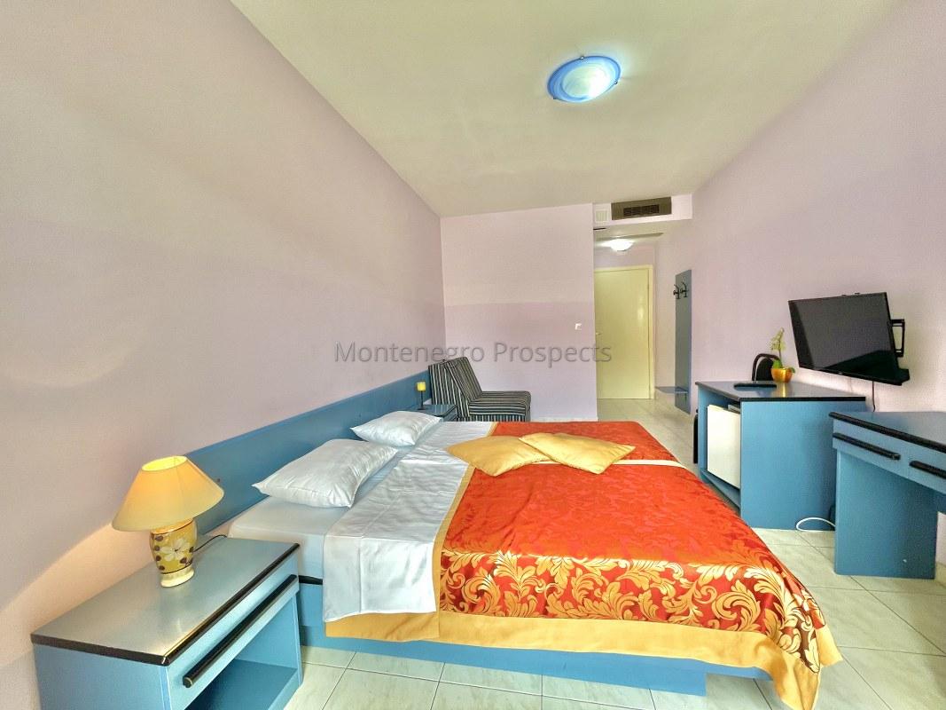 Hotel en Budva, Montenegro, 1 354 m² - imagen 5