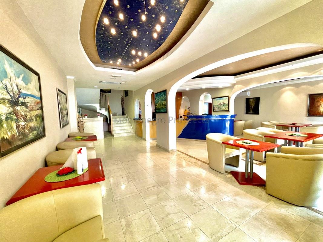 Hotel en Budva, Montenegro, 1 354 m² - imagen 12