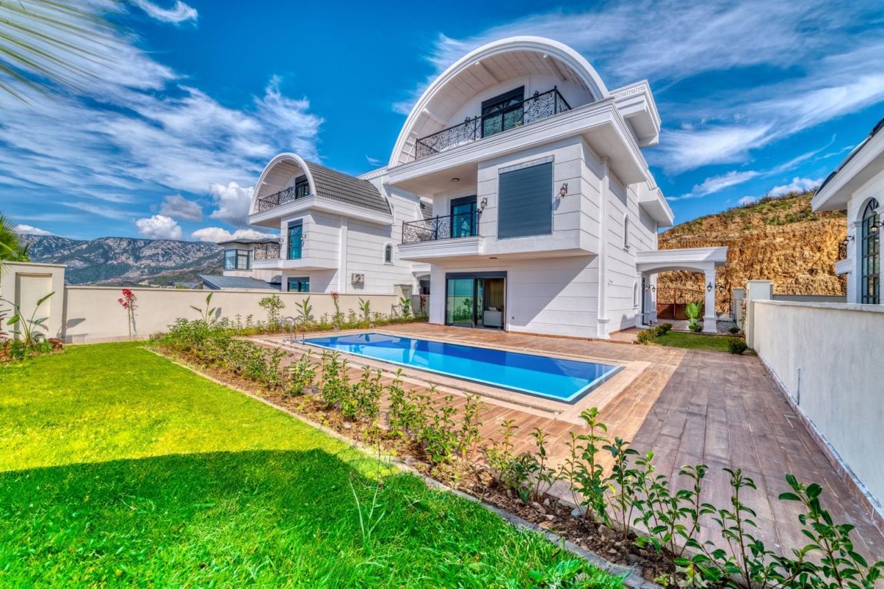 Villa in Alanya, Türkei, 315 m² - Foto 1